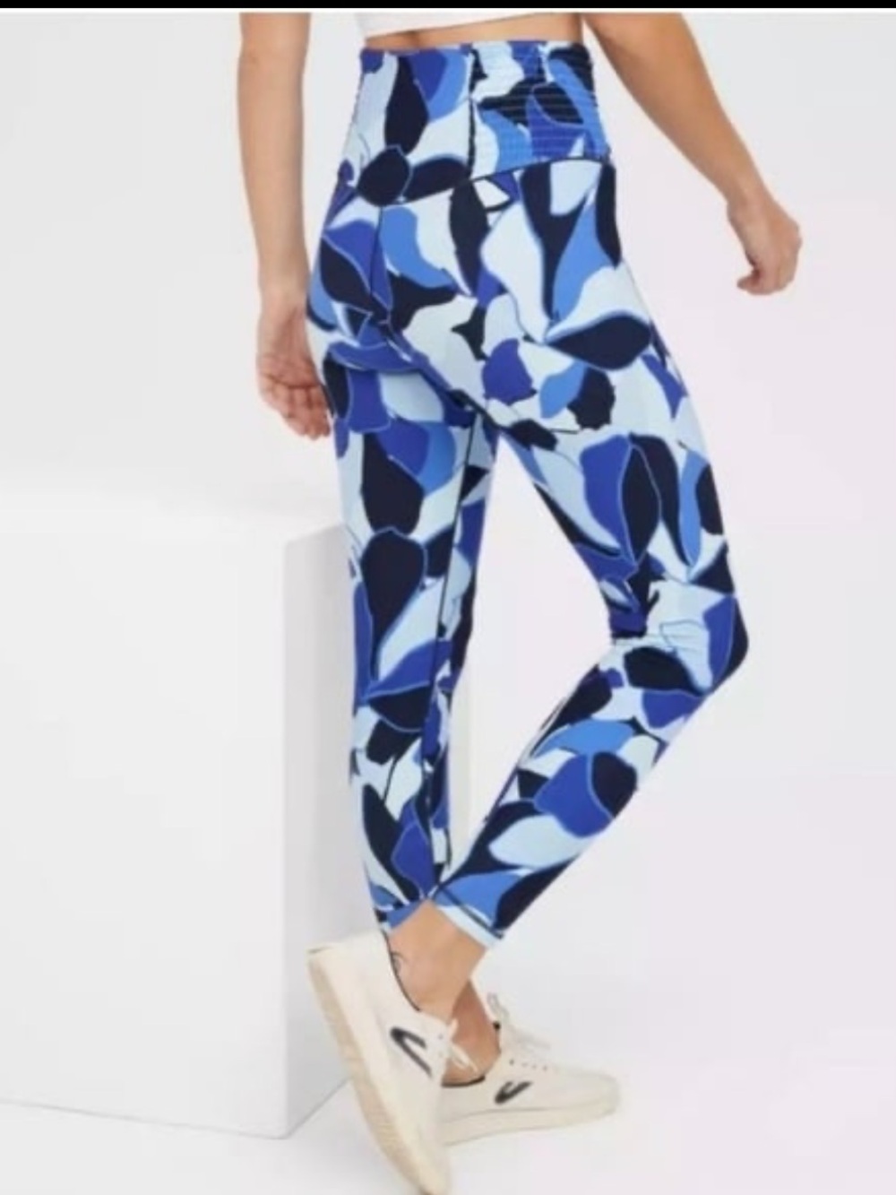 NWT Aerie OFFLINE Real Me Smocked High Rise Leggings Blue Floral L